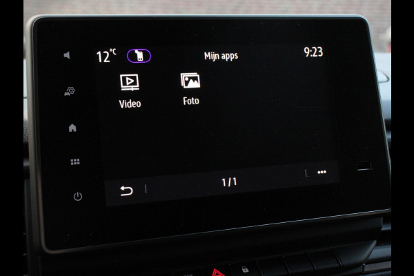 Renault Trafic 2.0 150PK T29 L2H1 Extra Dubbele Cabine Navigatie Airco Lichtmetalen velgen Betimmering Trekhaak Camera Parkeer sensoren Renault Trafic 2.0 150PK T29 L2H1 Extra Dubbele Cabine Navigatie Airco Lichtmetalen velgen Betimmering Trekhaak Camera Parkeer sensoren