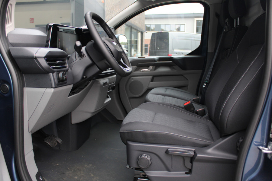 Ford Transit Custom 320 2.0 TDCI L2H1 Limited 170pk - 2x Schuifdeur - ACC - Blind spot - Navigatie - Camera - Draadloos laden - Stoelverwarming - Ri Ford Transit Custom 320 2.0 TDCI L2H1 Limited 170pk - 2x Schuifdeur - ACC - Blind spot - Navigatie - Camera - Draadloos laden - Stoelverwarming - Ri