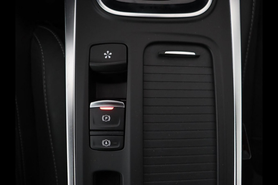 Renault Mégane 1.6 E-Tech Plug-In Hybrid 160 | Stoelverwarming | Head-Up | Trekhaak | Adaptive cruise | Carplay | Digital Cockpit | Climate control | Navigatie | Keyless | PHEV | Plug In