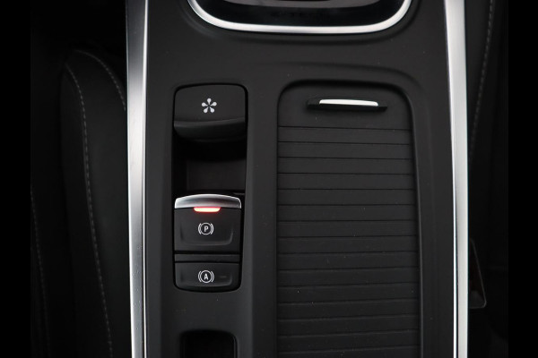 Renault Mégane 1.6 E-Tech Plug-In Hybrid 160 | Stoelverwarming | Head-Up | Trekhaak | Adaptive cruise | Carplay | Digital Cockpit | Climate control | Navigatie | Keyless | PHEV | Plug In