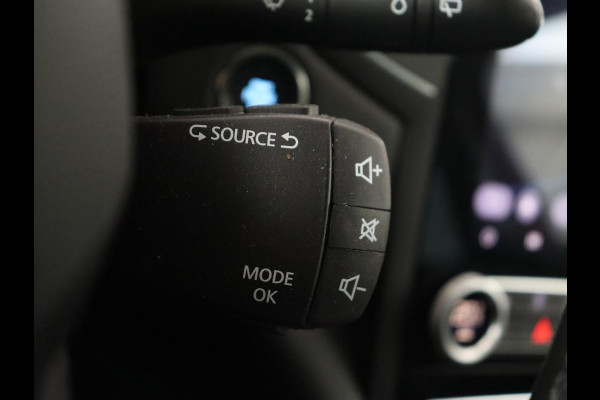 Renault Mégane 1.6 E-Tech Plug-In Hybrid 160 | Stoelverwarming | Head-Up | Trekhaak | Adaptive cruise | Carplay | Digital Cockpit | Climate control | Navigatie | Keyless | PHEV | Plug In