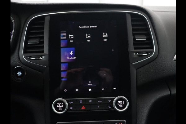 Renault Mégane 1.6 E-Tech Plug-In Hybrid 160 | Stoelverwarming | Head-Up | Trekhaak | Adaptive cruise | Carplay | Digital Cockpit | Climate control | Navigatie | Keyless | PHEV | Plug In