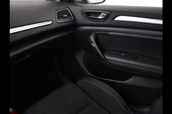Renault Mégane 1.6 E-Tech Plug-In Hybrid 160 | Stoelverwarming | Head-Up | Trekhaak | Adaptive cruise | Carplay | Digital Cockpit | Climate control | Navigatie | Keyless | PHEV | Plug In