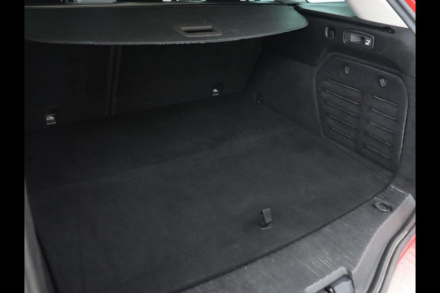 Renault Mégane 1.6 E-Tech Plug-In Hybrid 160 | Stoelverwarming | Head-Up | Trekhaak | Adaptive cruise | Carplay | Digital Cockpit | Climate control | Navigatie | Keyless | PHEV | Plug In