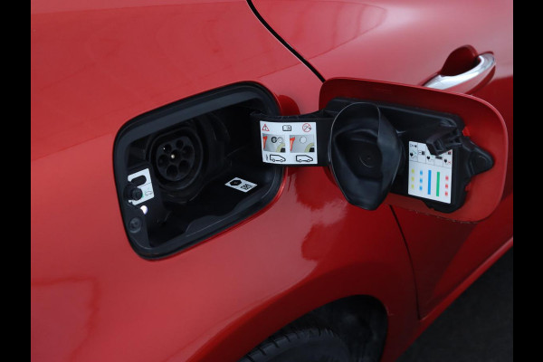 Renault Mégane 1.6 E-Tech Plug-In Hybrid 160 | Stoelverwarming | Head-Up | Trekhaak | Adaptive cruise | Carplay | Digital Cockpit | Climate control | Navigatie | Keyless | PHEV | Plug In