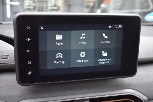 Dacia Jogger 1.6 Hybrid 140 Extreme 7p. | STOELVERWARMING | APPLE CARPLAY | ANDROID AUTO | CAMERA | NAP | BLINDSPOT Dacia Jogger 1.6 Hybrid 140 Extreme 7p. | STOELVERWARMING | APPLE CARPLAY | ANDROID AUTO | CAMERA | NAP | BLINDSPOT