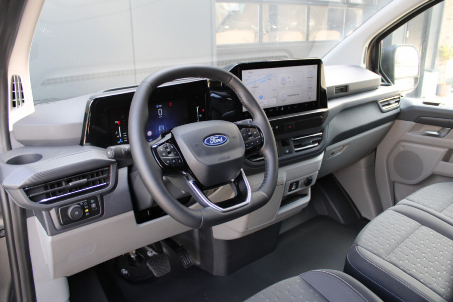 Ford Transit Custom 320 2.0 TDCI L2H1 Limited 170pk - Adaptive Cruise - Blind spot - Navigatie - Camera - Draadloos laden - Rijklaar Ford Transit Custom 320 2.0 TDCI L2H1 Limited 170pk - Adaptive Cruise - Blind spot - Navigatie - Camera - Draadloos laden - Rijklaar