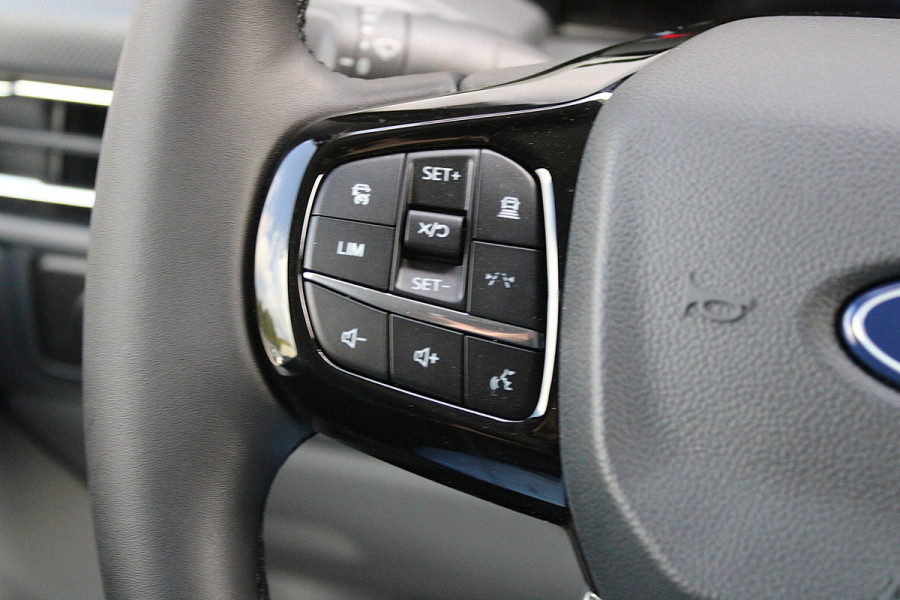 Ford Transit Custom 320 2.0 TDCI L2H1 Limited 170pk - Adaptive Cruise - Blind spot - Navigatie - Camera - Draadloos laden - Rijklaar Ford Transit Custom 320 2.0 TDCI L2H1 Limited 170pk - Adaptive Cruise - Blind spot - Navigatie - Camera - Draadloos laden - Rijklaar