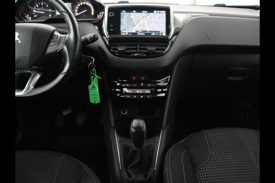 Peugeot 208 1.5 BleuHDi Allure | Trekhaak | Carplay | Navigatie | Climate control | Cruise control | Parkeerhulp | DAB | Bluetooth