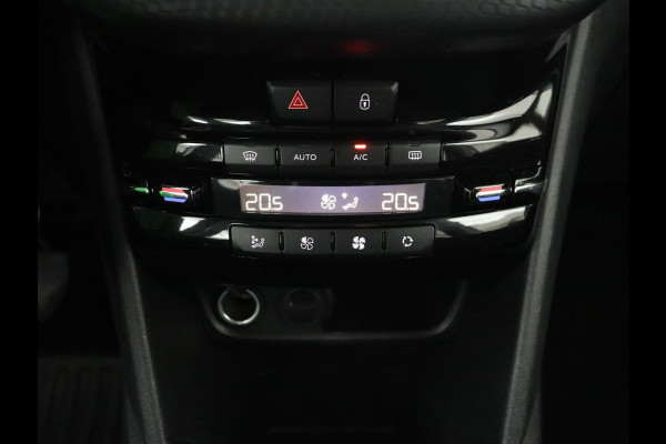 Peugeot 208 1.5 BleuHDi Allure | Trekhaak | Carplay | Navigatie | Climate control | Cruise control | Parkeerhulp | DAB | Bluetooth