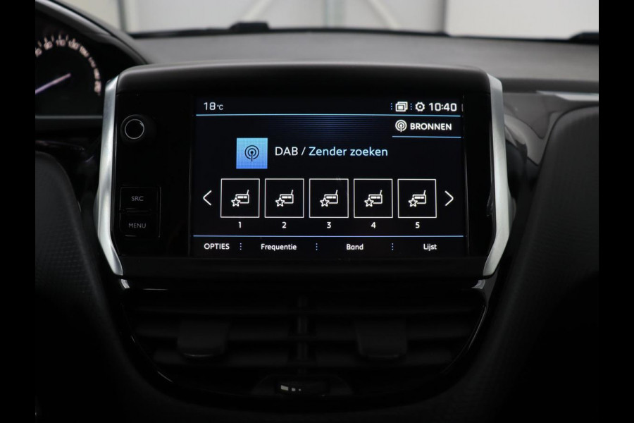 Peugeot 208 1.5 BleuHDi Allure | Trekhaak | Carplay | Navigatie | Climate control | Cruise control | Parkeerhulp | DAB | Bluetooth