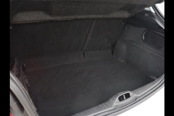 Peugeot 208 1.5 BleuHDi Allure | Trekhaak | Carplay | Navigatie | Climate control | Cruise control | Parkeerhulp | DAB | Bluetooth