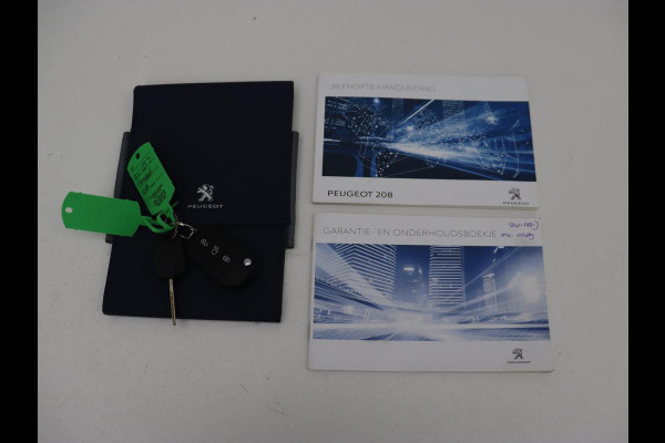 Peugeot 208 1.5 BleuHDi Allure | Trekhaak | Carplay | Navigatie | Climate control | Cruise control | Parkeerhulp | DAB | Bluetooth