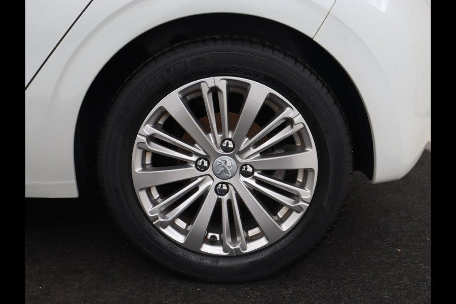 Peugeot 208 1.5 BleuHDi Allure | Trekhaak | Carplay | Navigatie | Climate control | Cruise control | Parkeerhulp | DAB | Bluetooth