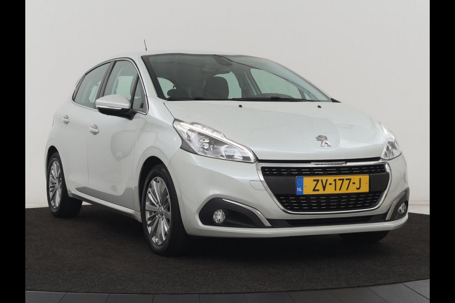 Peugeot 208 1.5 BleuHDi Allure | Trekhaak | Carplay | Navigatie | Climate control | Cruise control | Parkeerhulp | DAB | Bluetooth