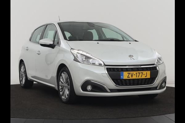 Peugeot 208 1.5 BleuHDi Allure | Trekhaak | Carplay | Navigatie | Climate control | Cruise control | Parkeerhulp | DAB | Bluetooth