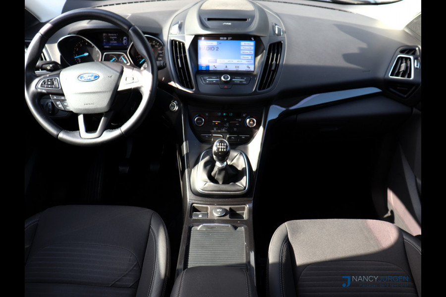 Ford Kuga 1.5 EcoBoost | Titanium | Pano | Navi | Camera | 17" LM Velgen | Elektr. Uitklapb. trekhaak | Volledig gedocumenteerd Onderhoudsboekje | Incl. 12 maanden Car Garantie Ford Kuga 1.5 EcoBoost | Titanium | Pano | Navi | Camera | 17" LM Velgen | Elektr. Uitklapb. trekhaak | Volledig gedocumenteerd Onderhoudsboekje | Incl. 12 maanden Car Garantie