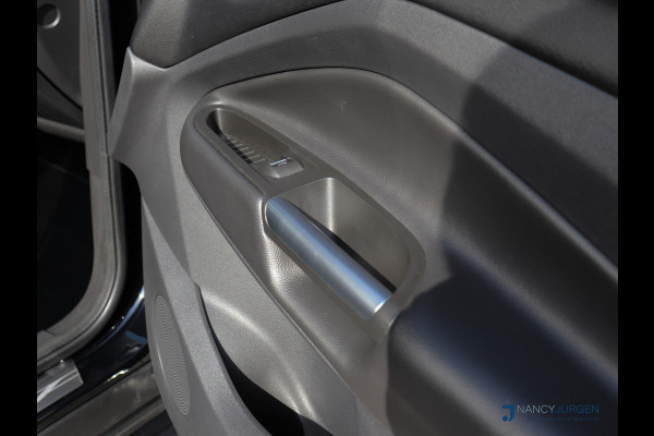 Ford Kuga 1.5 EcoBoost | Titanium | Pano | Navi | Camera | 17" LM Velgen | Elektr. Uitklapb. trekhaak | Volledig gedocumenteerd Onderhoudsboekje | Incl. 12 maanden Car Garantie Ford Kuga 1.5 EcoBoost | Titanium | Pano | Navi | Camera | 17" LM Velgen | Elektr. Uitklapb. trekhaak | Volledig gedocumenteerd Onderhoudsboekje | Incl. 12 maanden Car Garantie