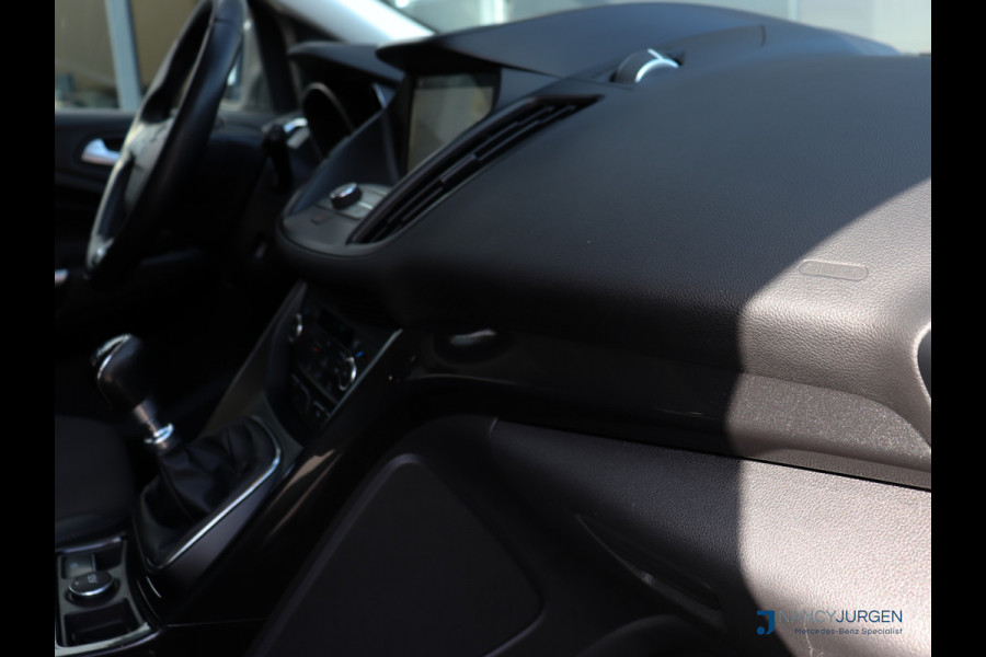 Ford Kuga 1.5 EcoBoost | Titanium | Pano | Navi | Camera | 17" LM Velgen | Elektr. Uitklapb. trekhaak | Volledig gedocumenteerd Onderhoudsboekje | Incl. 12 maanden Car Garantie Ford Kuga 1.5 EcoBoost | Titanium | Pano | Navi | Camera | 17" LM Velgen | Elektr. Uitklapb. trekhaak | Volledig gedocumenteerd Onderhoudsboekje | Incl. 12 maanden Car Garantie