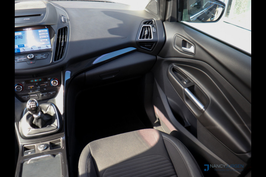 Ford Kuga 1.5 EcoBoost | Titanium | Pano | Navi | Camera | 17" LM Velgen | Elektr. Uitklapb. trekhaak | Volledig gedocumenteerd Onderhoudsboekje | Incl. 12 maanden Car Garantie Ford Kuga 1.5 EcoBoost | Titanium | Pano | Navi | Camera | 17" LM Velgen | Elektr. Uitklapb. trekhaak | Volledig gedocumenteerd Onderhoudsboekje | Incl. 12 maanden Car Garantie