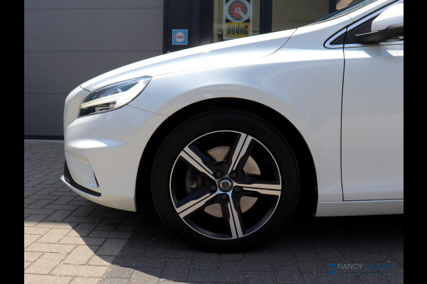 Volvo V40 2.0 T4 R-Design | Automaat | ECC | Leder Nappa | Navi Sensus | Camera | DAB | LED | Sound System | Keyless Start | Trekhaak | Volvo V40 2.0 T4 R-Design | Automaat | ECC | Leder Nappa | Navi Sensus | Camera | DAB | LED | Sound System | Keyless Start | Trekhaak |