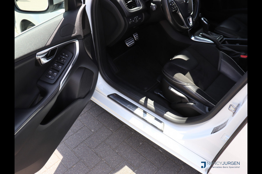 Volvo V40 2.0 T4 R-Design | Automaat | ECC | Leder Nappa | Navi Sensus | Camera | DAB | LED | Sound System | Keyless Start | Trekhaak | Volvo V40 2.0 T4 R-Design | Automaat | ECC | Leder Nappa | Navi Sensus | Camera | DAB | LED | Sound System | Keyless Start | Trekhaak |
