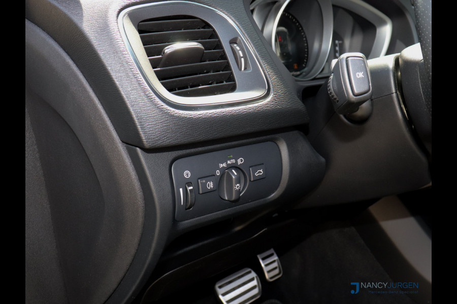 Volvo V40 2.0 T4 R-Design | Automaat | ECC | Leder Nappa | Navi Sensus | Camera | DAB | LED | Sound System | Keyless Start | Trekhaak | Volvo V40 2.0 T4 R-Design | Automaat | ECC | Leder Nappa | Navi Sensus | Camera | DAB | LED | Sound System | Keyless Start | Trekhaak |