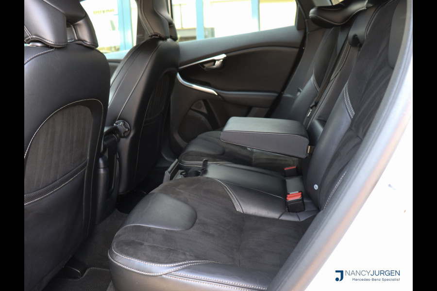 Volvo V40 2.0 T4 R-Design | Automaat | ECC | Leder Nappa | Navi Sensus | Camera | DAB | LED | Sound System | Keyless Start | Trekhaak | Volvo V40 2.0 T4 R-Design | Automaat | ECC | Leder Nappa | Navi Sensus | Camera | DAB | LED | Sound System | Keyless Start | Trekhaak |