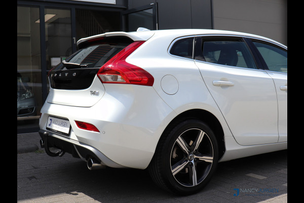 Volvo V40 2.0 T4 R-Design | Automaat | ECC | Leder Nappa | Navi Sensus | Camera | DAB | LED | Sound System | Keyless Start | Trekhaak | Volvo V40 2.0 T4 R-Design | Automaat | ECC | Leder Nappa | Navi Sensus | Camera | DAB | LED | Sound System | Keyless Start | Trekhaak |