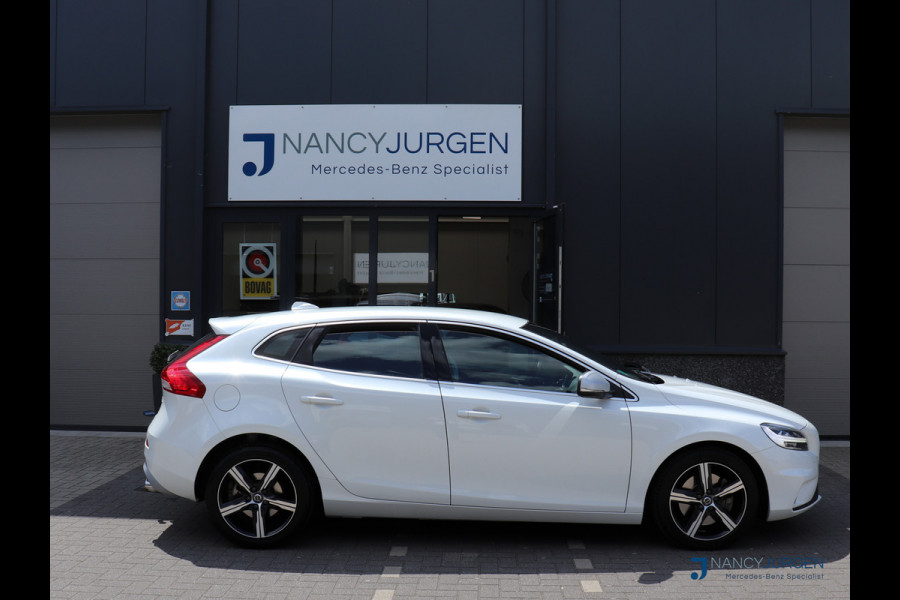 Volvo V40 2.0 T4 R-Design | Automaat | ECC | Leder Nappa | Navi Sensus | Camera | DAB | LED | Sound System | Keyless Start | Trekhaak | Volvo V40 2.0 T4 R-Design | Automaat | ECC | Leder Nappa | Navi Sensus | Camera | DAB | LED | Sound System | Keyless Start | Trekhaak |