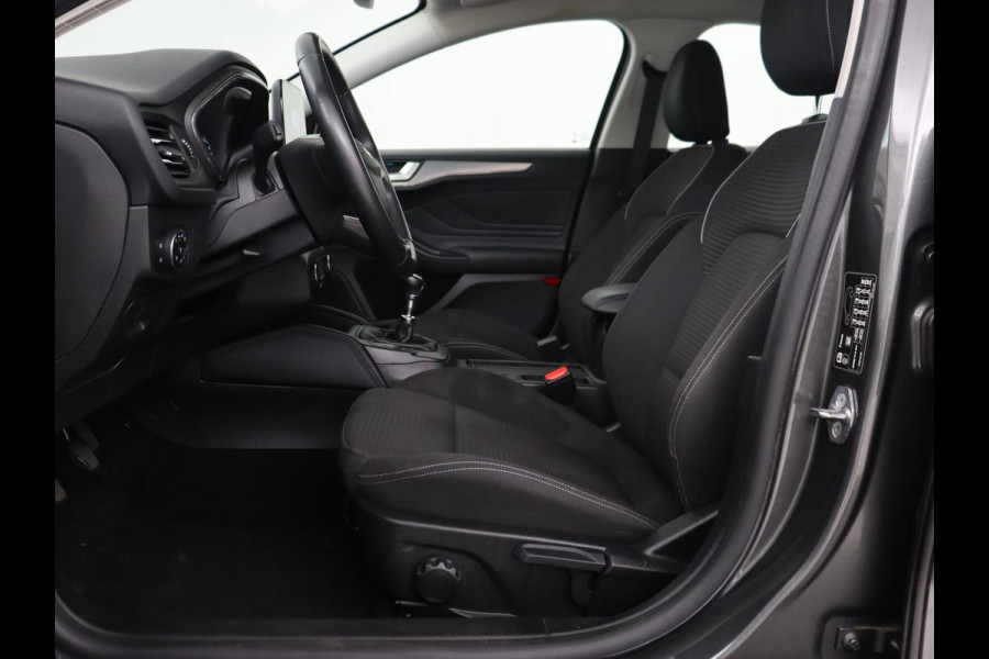 Ford Focus 1.0 EcoBoost Titanium | Trekhaak | Carplay | Navigatie | Keyless | Full LED | Parkeerhulp | Climate control | Cruise control