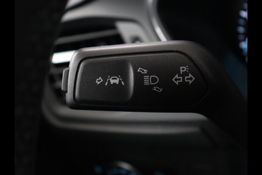 Ford Focus 1.0 EcoBoost Titanium | Trekhaak | Carplay | Navigatie | Keyless | Full LED | Parkeerhulp | Climate control | Cruise control