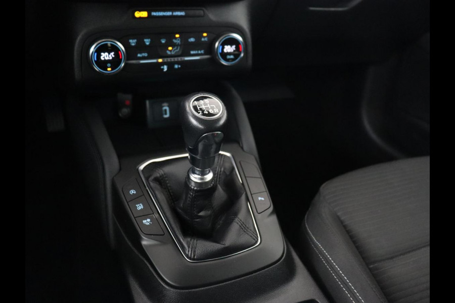 Ford Focus 1.0 EcoBoost Titanium | Trekhaak | Carplay | Navigatie | Keyless | Full LED | Parkeerhulp | Climate control | Cruise control