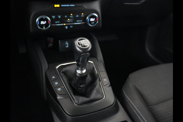 Ford Focus 1.0 EcoBoost Titanium | Trekhaak | Carplay | Navigatie | Keyless | Full LED | Parkeerhulp | Climate control | Cruise control
