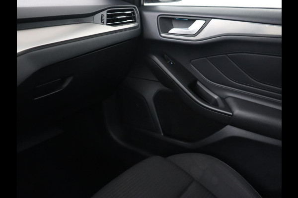 Ford Focus 1.0 EcoBoost Titanium | Trekhaak | Carplay | Navigatie | Keyless | Full LED | Parkeerhulp | Climate control | Cruise control