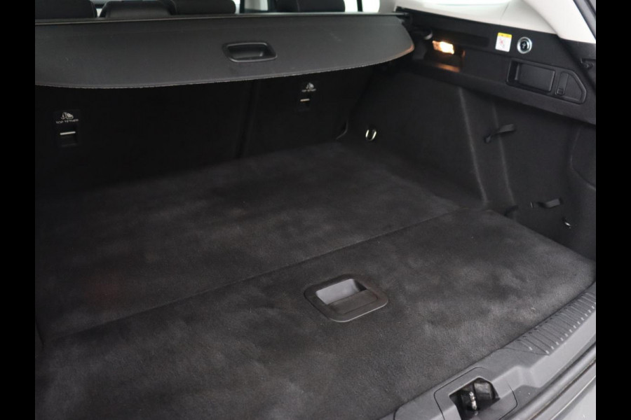 Ford Focus 1.0 EcoBoost Titanium | Trekhaak | Carplay | Navigatie | Keyless | Full LED | Parkeerhulp | Climate control | Cruise control