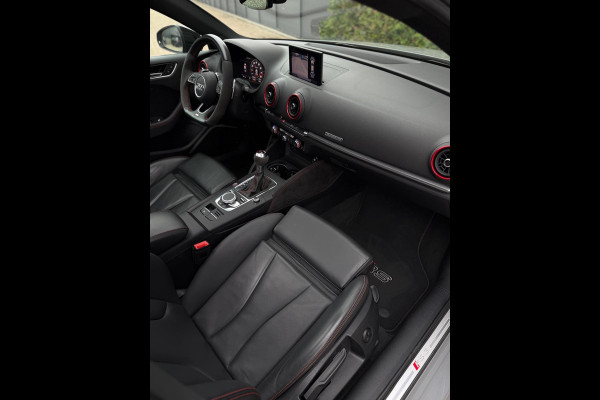 Audi RS3 Limousine 2.5 TFSI Quattro Nardo Grey Panorama