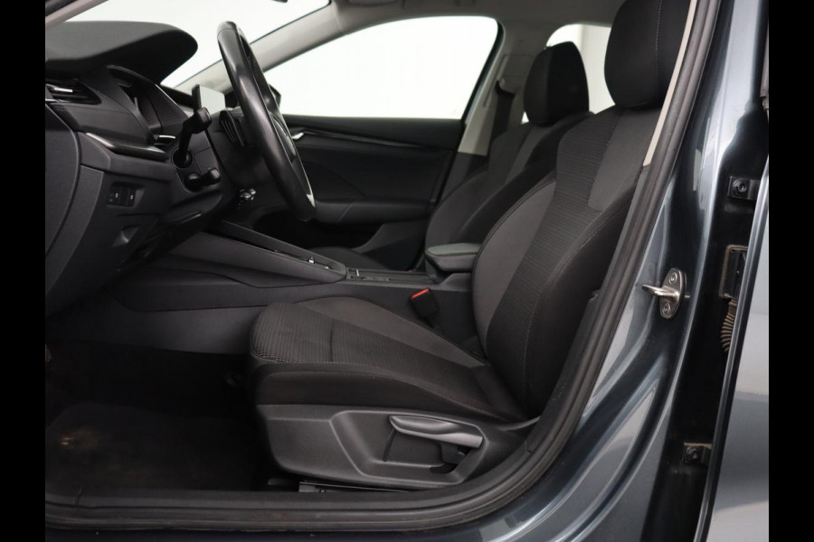 Škoda Octavia 1.0 e-TSI Business Edition | Trekhaak | Adaptive cruise | Carplay | Navigatie | Stuurverwarming | Parkeerhulp | Digital Cockpit | Full LED Škoda Octavia 1.0 e-TSI Business Edition | Trekhaak | Adaptive cruise | Carplay | Navigatie | Stuurverwarming | Parkeerhulp | Digital Cockpit | Full LED