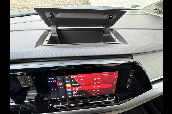 Volkswagen Multivan 1.4 eHybrid L1 Bulli Edition Climate control v/a Cruise control Full LED Matrix Pano Navigatie Apple / Android Volkswagen Multivan 1.4 eHybrid L1 Bulli Edition Climate control v/a Cruise control Full LED Matrix Pano Navigatie Apple / Android