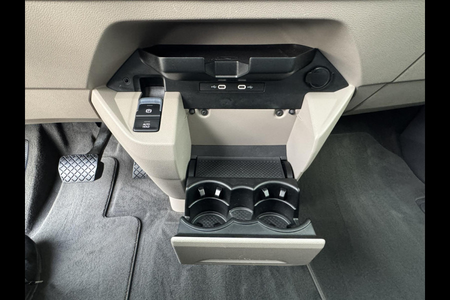 Volkswagen Multivan 1.4 eHybrid L1 Bulli Edition Climate control v/a Cruise control Full LED Matrix Pano Navigatie Apple / Android Volkswagen Multivan 1.4 eHybrid L1 Bulli Edition Climate control v/a Cruise control Full LED Matrix Pano Navigatie Apple / Android