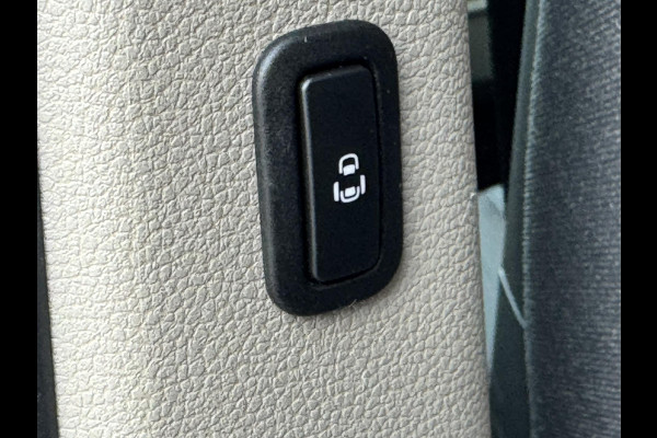 Volkswagen Multivan 1.4 eHybrid L1 Bulli Edition Climate control v/a Cruise control Full LED Matrix Pano Navigatie Apple / Android Volkswagen Multivan 1.4 eHybrid L1 Bulli Edition Climate control v/a Cruise control Full LED Matrix Pano Navigatie Apple / Android