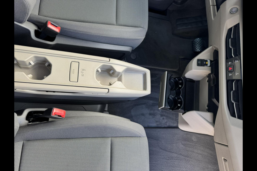 Volkswagen Multivan 1.4 eHybrid L1 Bulli Edition Climate control v/a Cruise control Full LED Matrix Pano Navigatie Apple / Android Volkswagen Multivan 1.4 eHybrid L1 Bulli Edition Climate control v/a Cruise control Full LED Matrix Pano Navigatie Apple / Android
