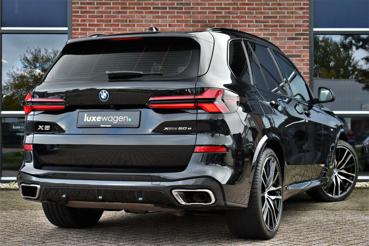 BMW X5 xDrive50e M-Sport Pano Trekh ACC Comf-zetels H/K Soft-close BTW-AUTO! BMW X5 xDrive50e M-Sport Pano Trekh ACC Comf-zetels H/K Soft-close BTW-AUTO!