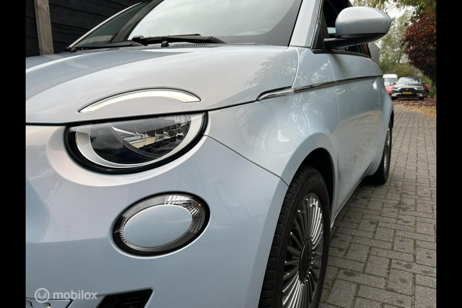Fiat 500 Urban 42 kWh Clima / LM / Carplay / Parelmoer lak / 8.875 KM!!!