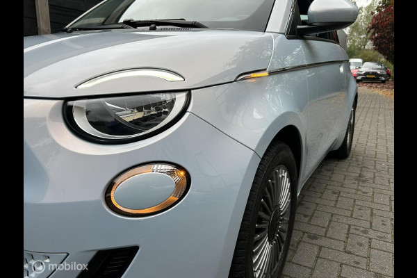 Fiat 500 Urban 42 kWh Clima / LM / Carplay / Parelmoer lak / 8.875 KM!!!