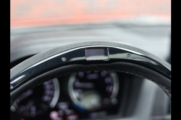 BMW 1-serie M140i Edition Shadow Executive | M Performance - Akrapovic - Vol!