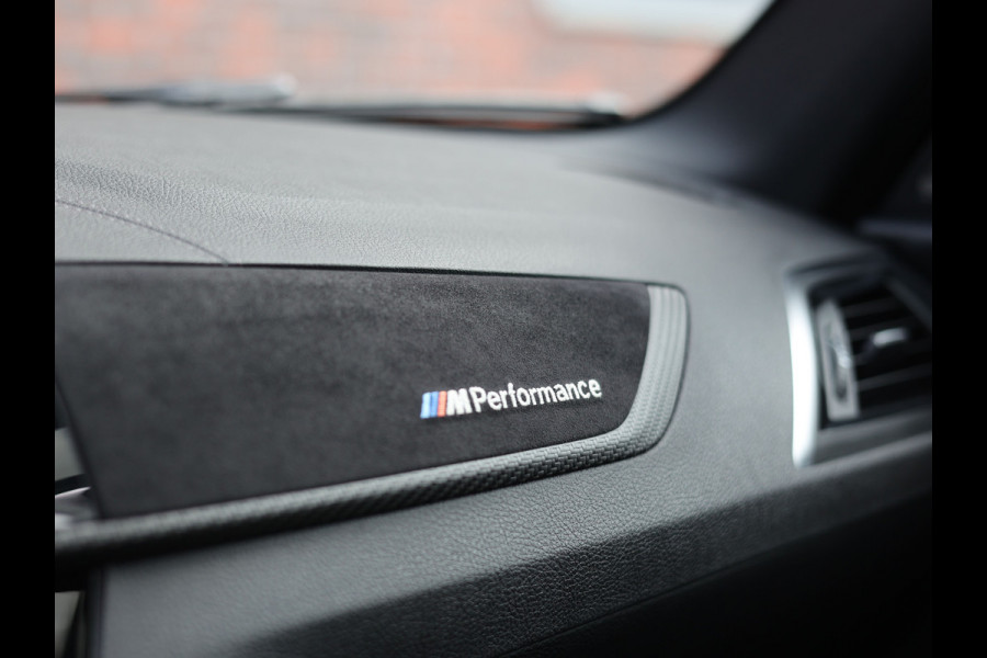 BMW 1-serie M140i Edition Shadow Executive | M Performance - Akrapovic - Vol!