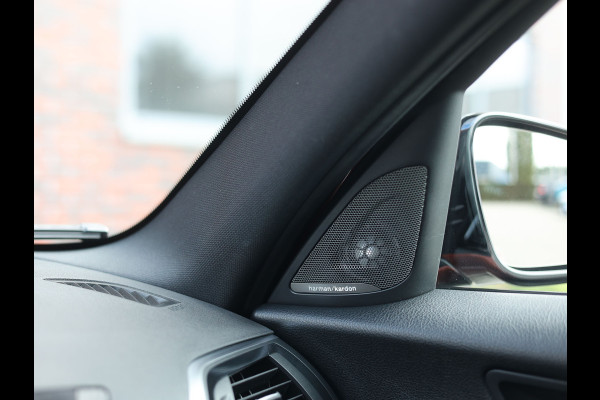 BMW 1-serie M140i Edition Shadow Executive | M Performance - Akrapovic - Vol!