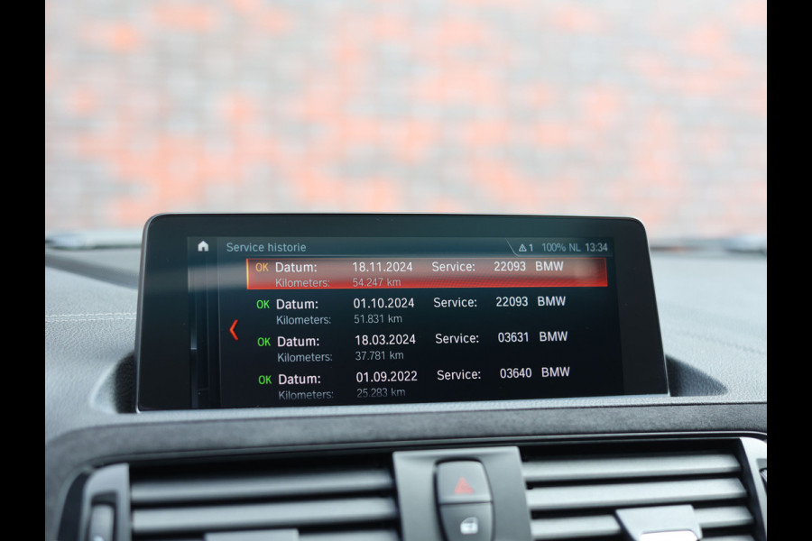 BMW 1-serie M140i Edition Shadow Executive | M Performance - Akrapovic - Vol!