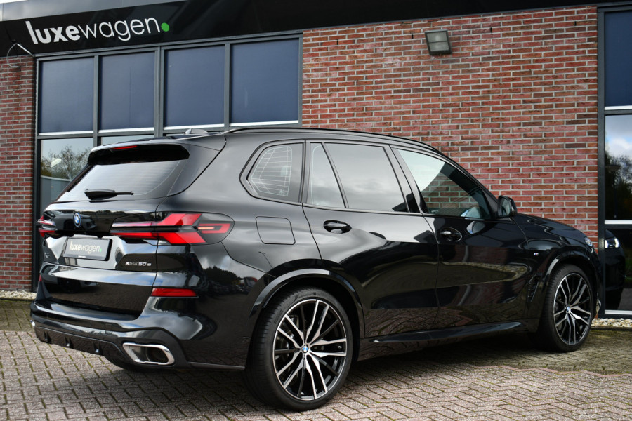 BMW X5 xDrive50e M-Sport Pano Trekh ACC Comf-zetels H/K Soft-close BTW-AUTO!